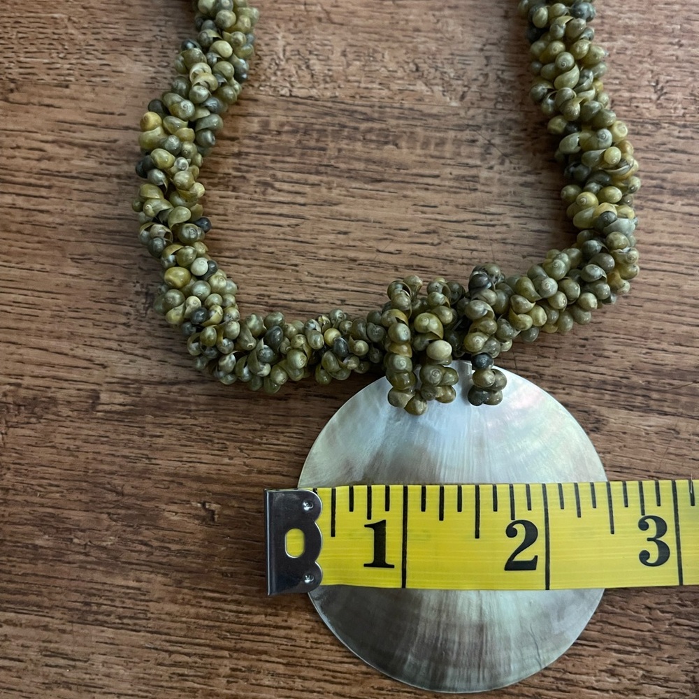 Green Beaded Shell Pendant Necklace - Picture 2 of 3